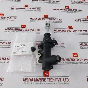 Toyota 4702-01 Assy Master Cylinder