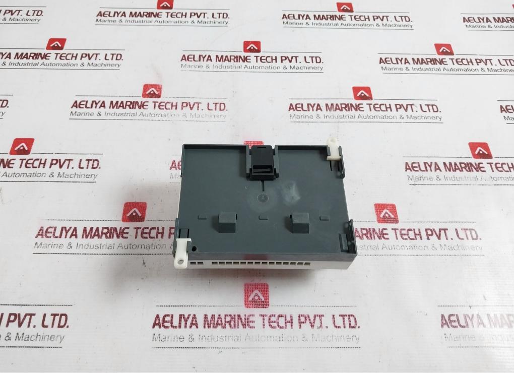 Crouzet Cd20 Programmable Logic Controller 240v - Image 4