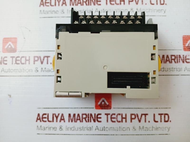 Omron Cj1w-id211 Input Unit 24v - Image 4