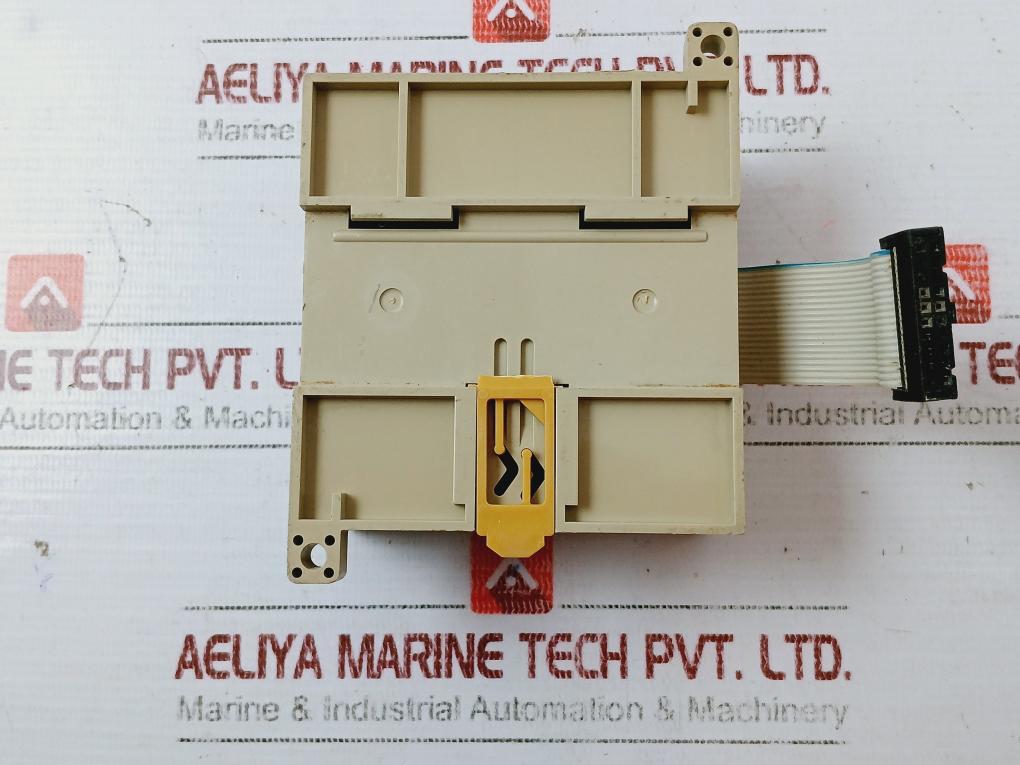 Omron Cpm1a-16er Output Unit 240v - Image 4