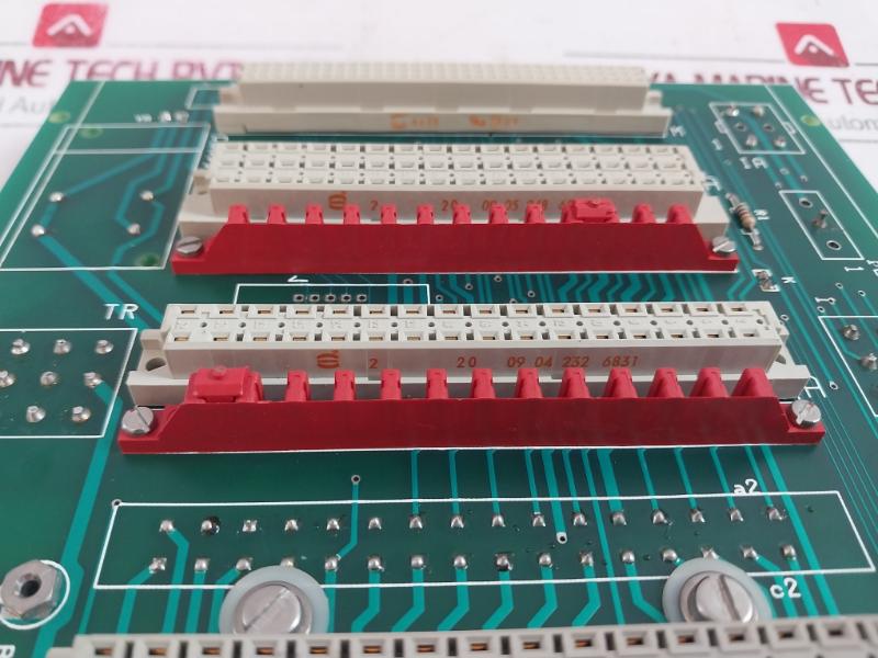 S80412a Pcb Interface And Distribution Board - Image 3