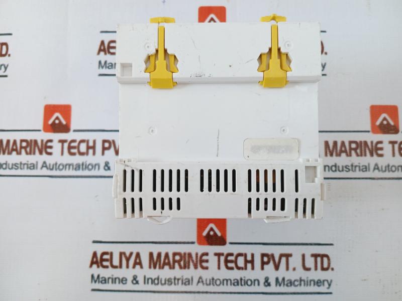 Schneider Electric A9mem3255 Three Phase Energy Meter 100v - Image 4