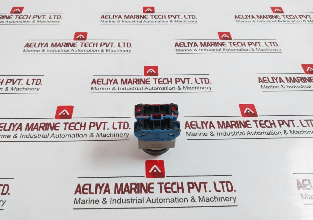 Idec Hw-G01 Pushbutton Switch 600v - Image 4