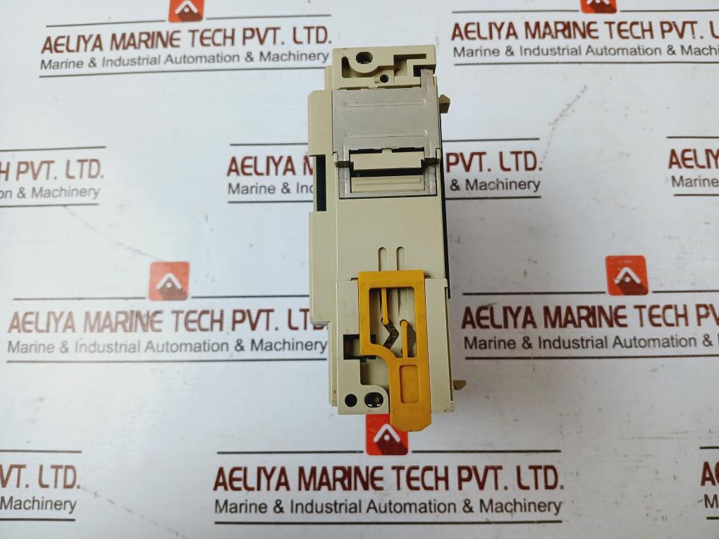 Omron Cqm1-Id213 Input Unit 24v - Image 4