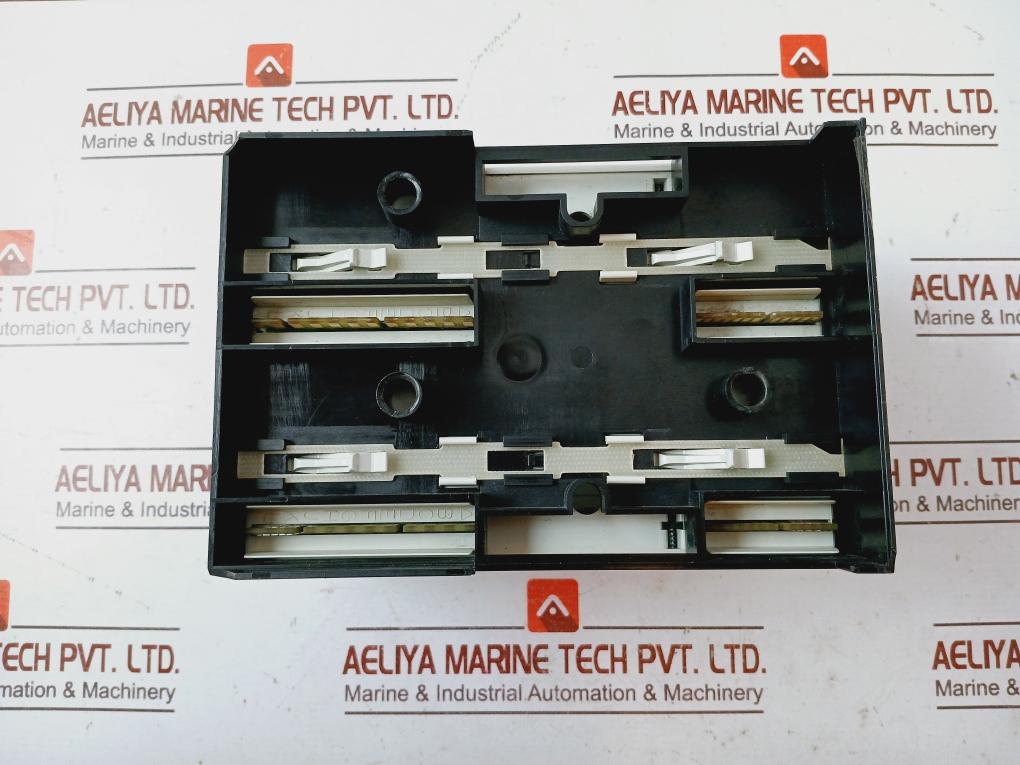 Saia-Burgess Pcd4.E110 Digital Input/Output Module 24v - Image 4