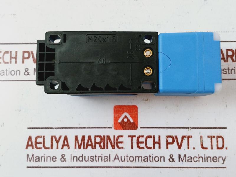 Sick Iq40-20bppkk0s Proximity Sensor 50v - Image 4