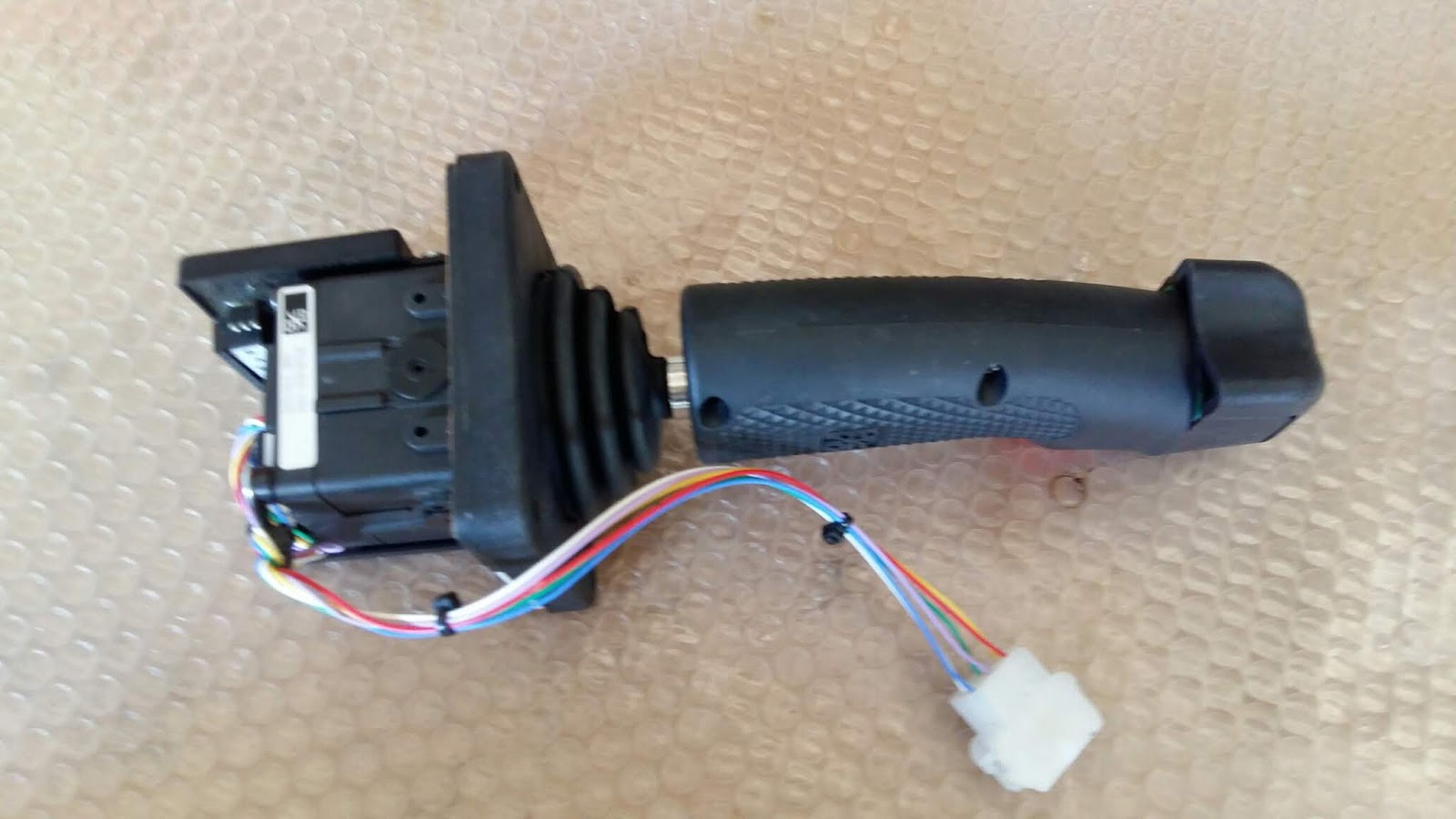 SEATRAX CRANE JOYSTICK MULTI-AXIS - Image 3