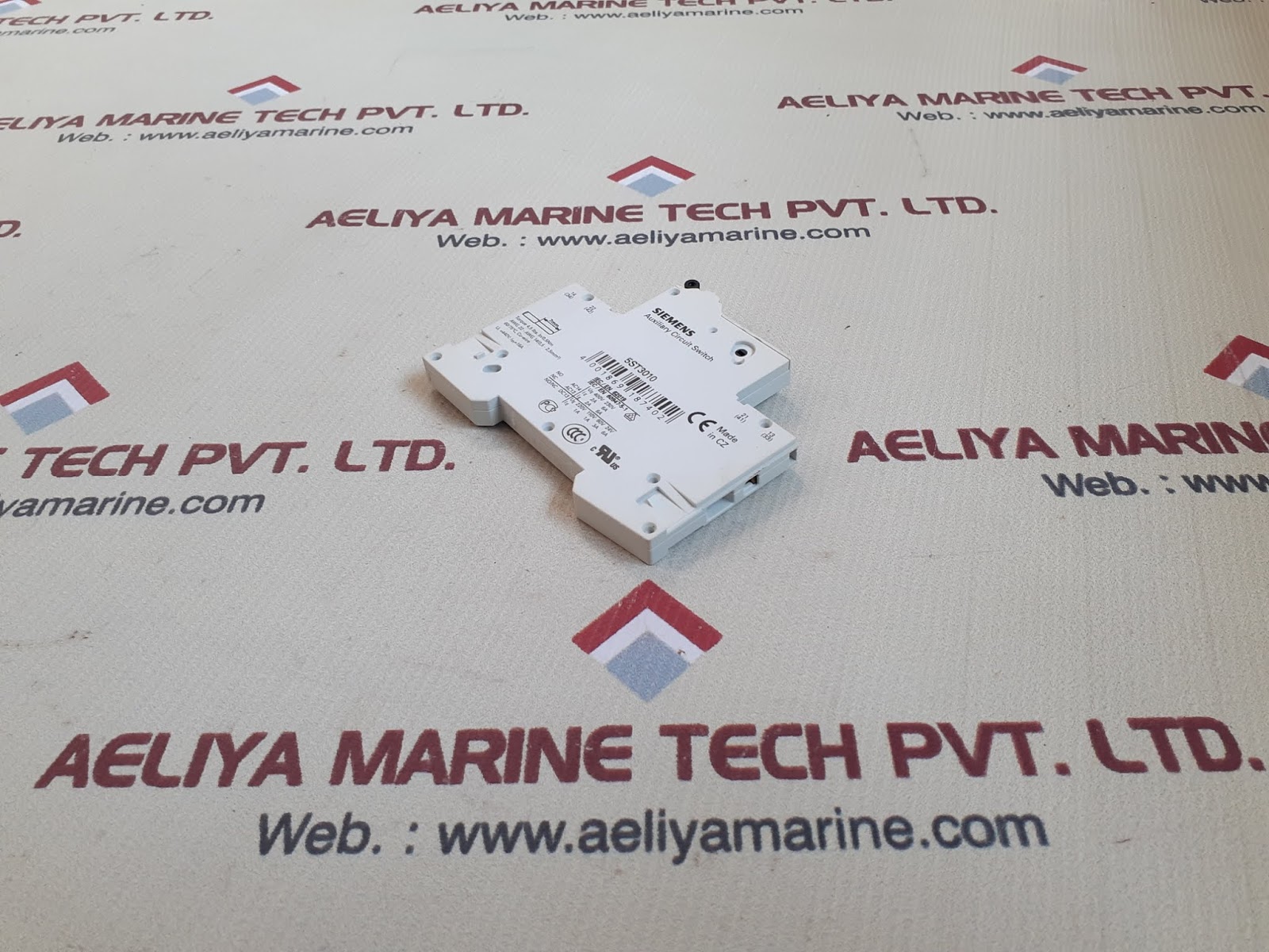 Siemens 5st3010 auxiliary circuit switch - Image 3