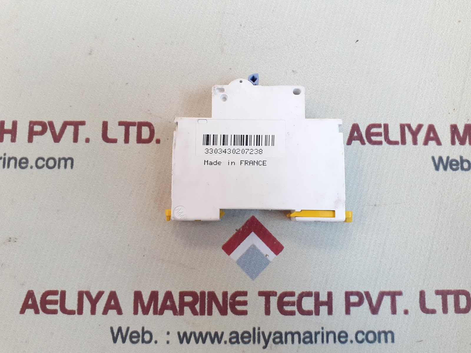 Schneider electric d`clic c6 circuit breaker - Image 3