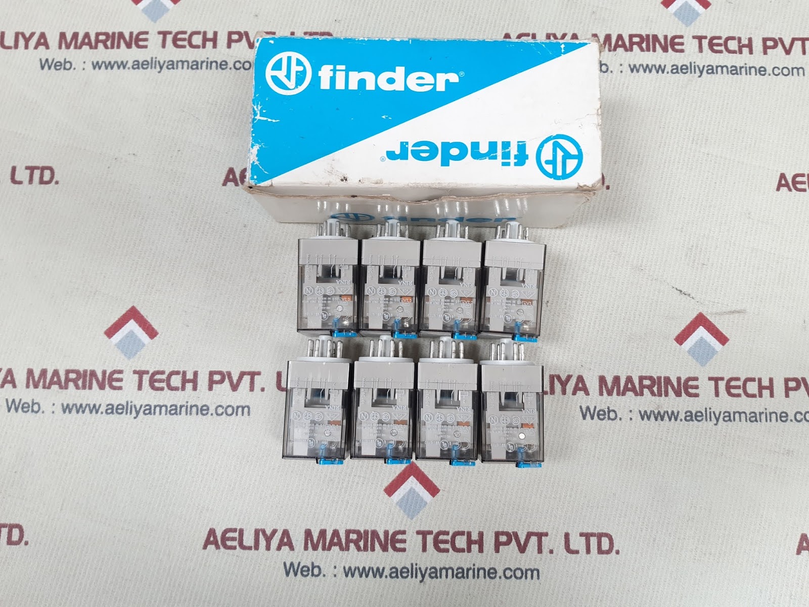 Finder 60.12.9.024.0040 relay 10a 250v