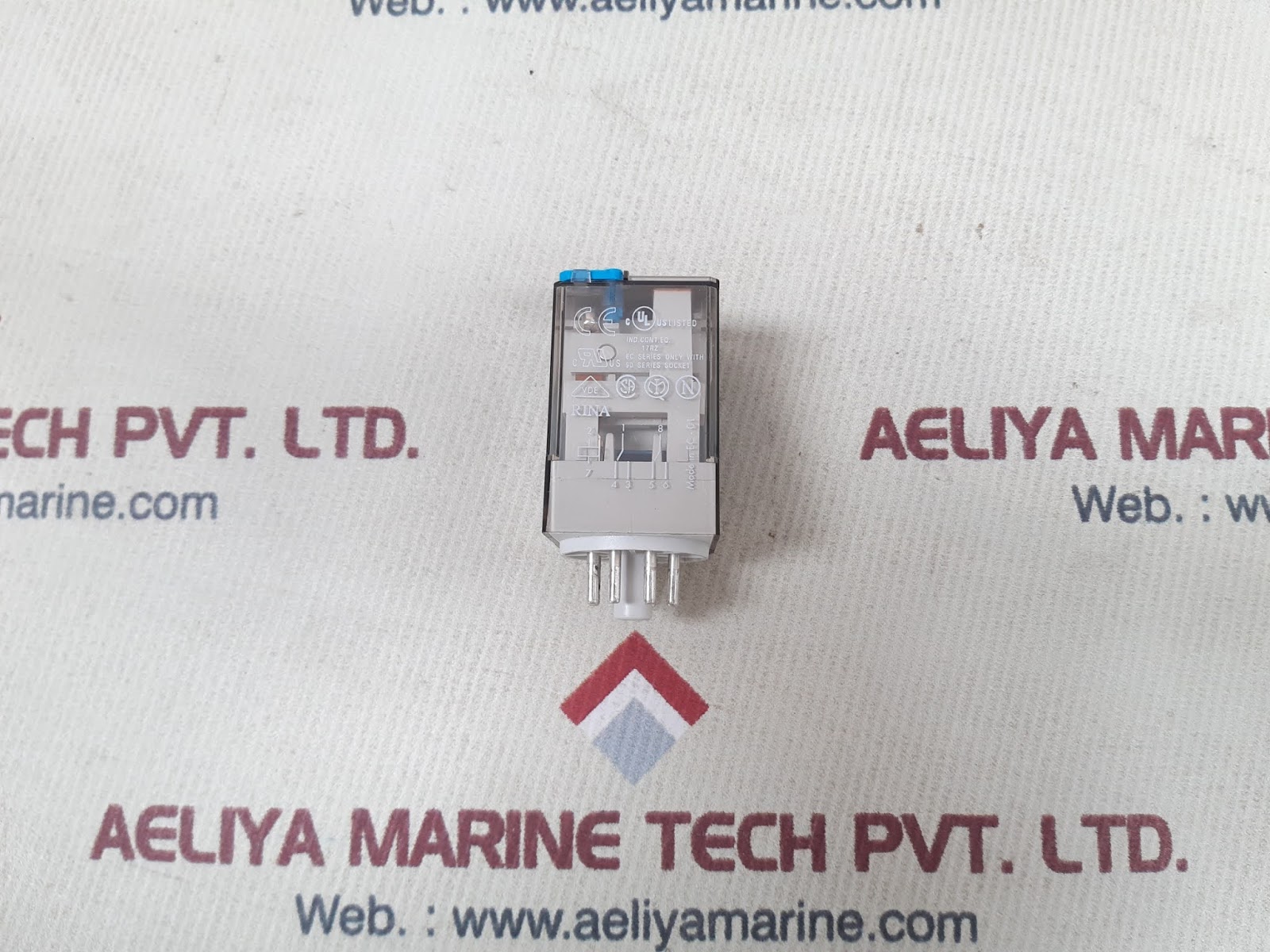 Finder 60.12.9.024.0040 relay 10a 250v - Image 3