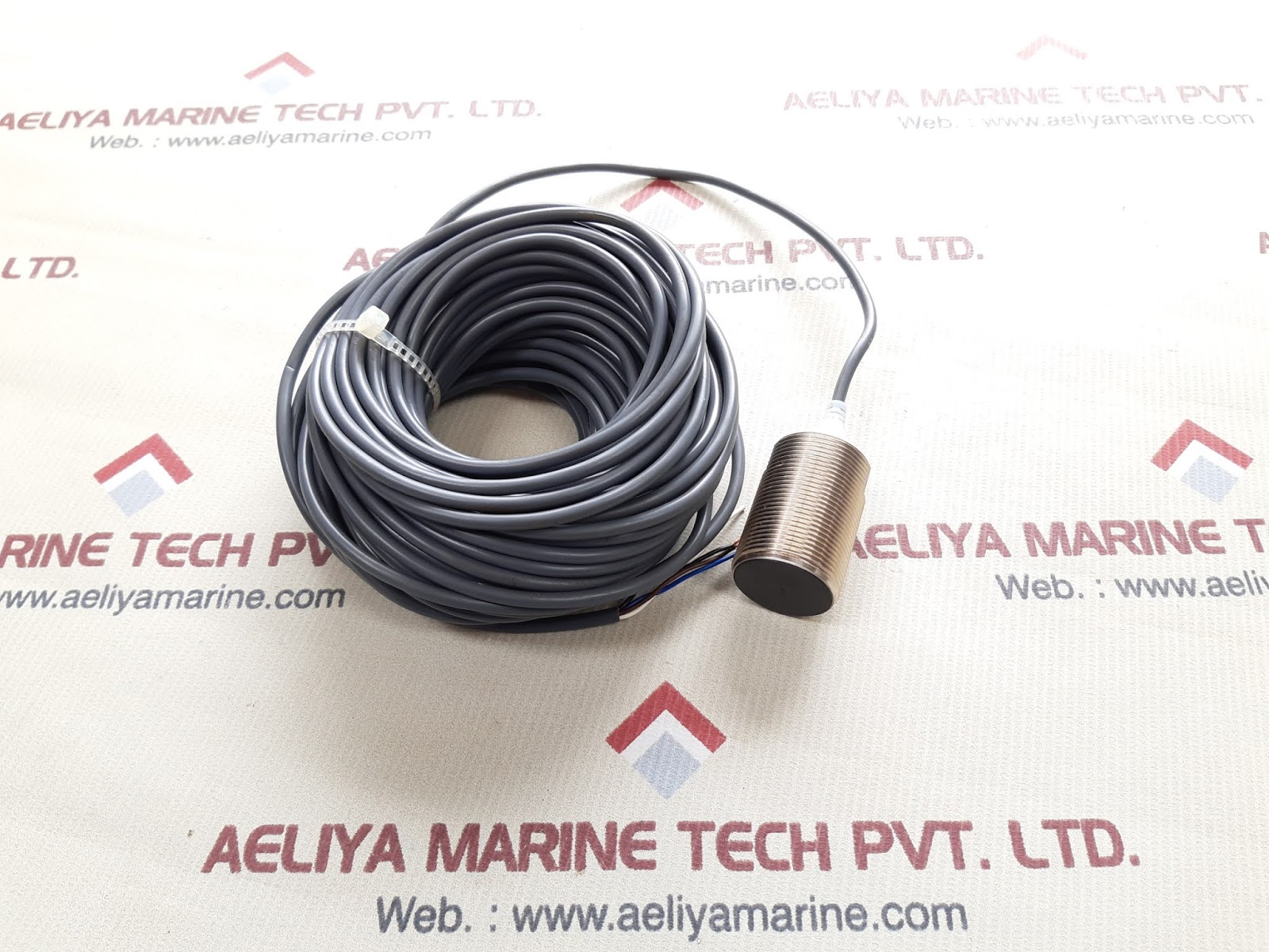 Omron E2A-m30Ks10-wp-c3 20M Proximity Switch 12-24 Vdc - Image 2