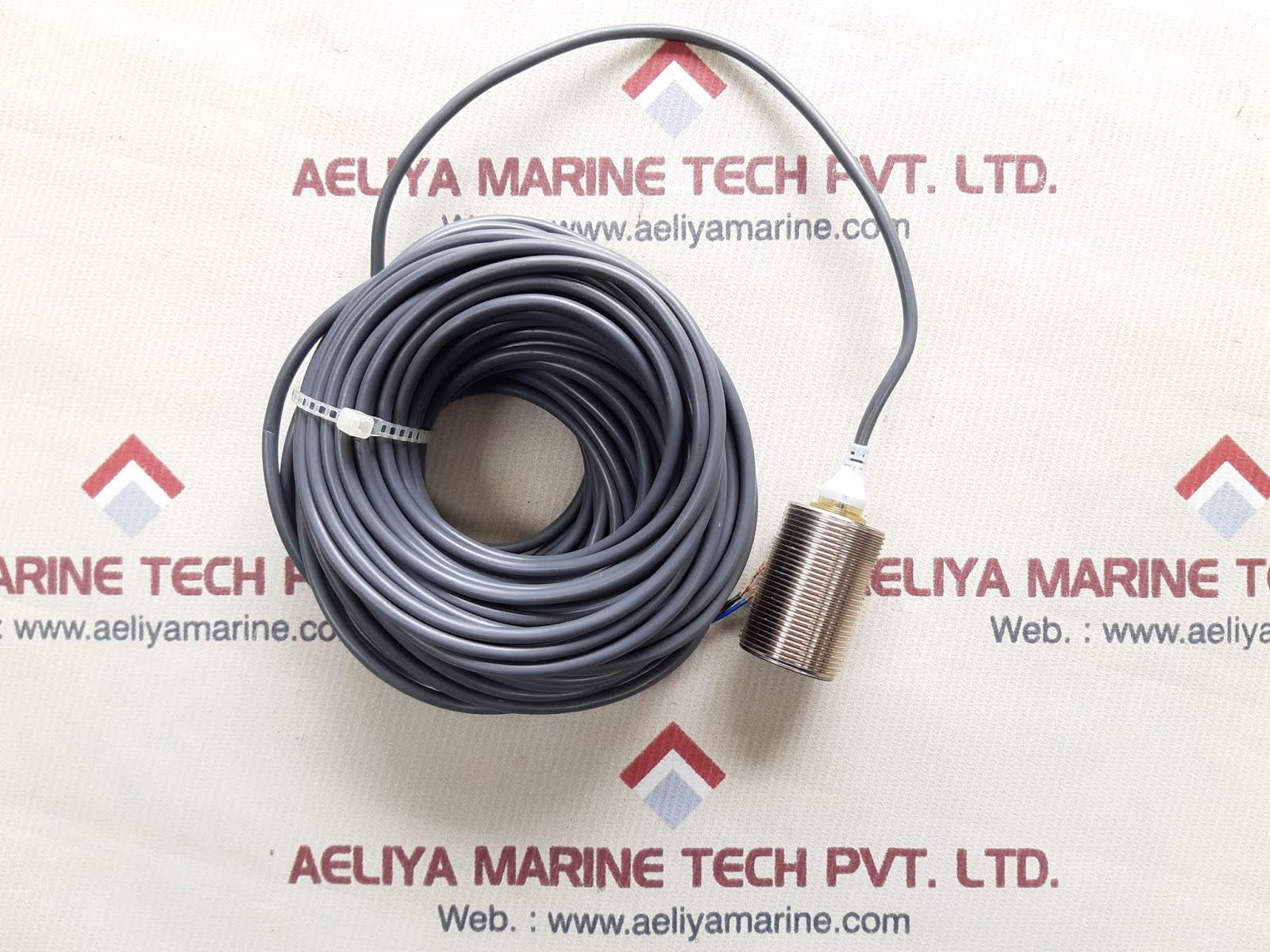 Omron E2A-m30Ks10-wp-c3 20M Proximity Switch 12-24 Vdc - Image 3