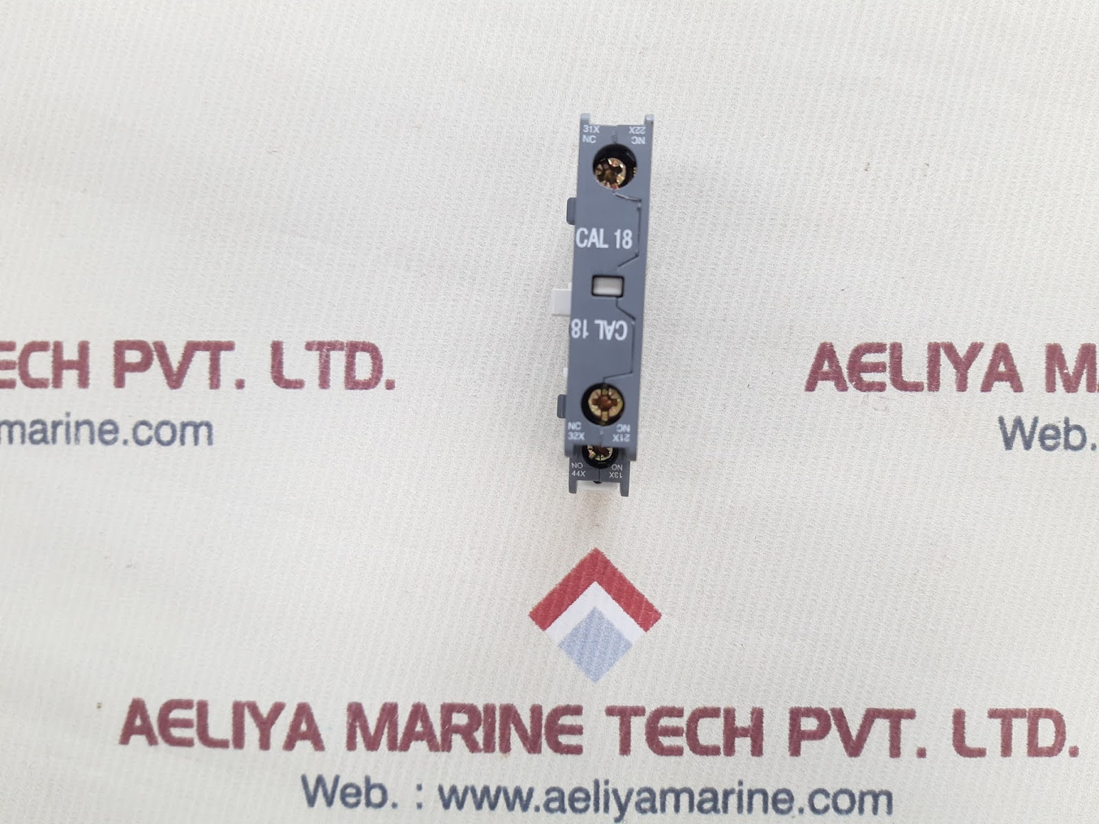 Abb 1sfn010720r1011 auxiliary contact switch - Image 3