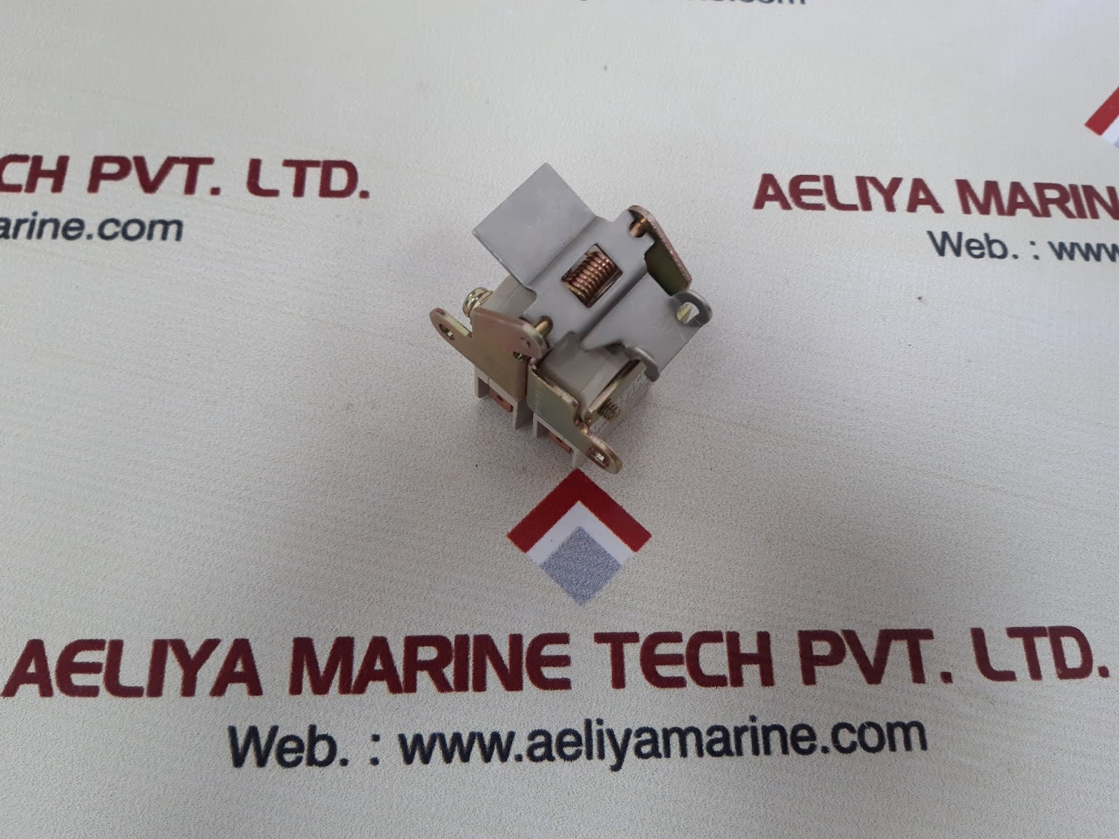 Matsushita axt-1ba 2a 2b auxiliary switch - Image 2