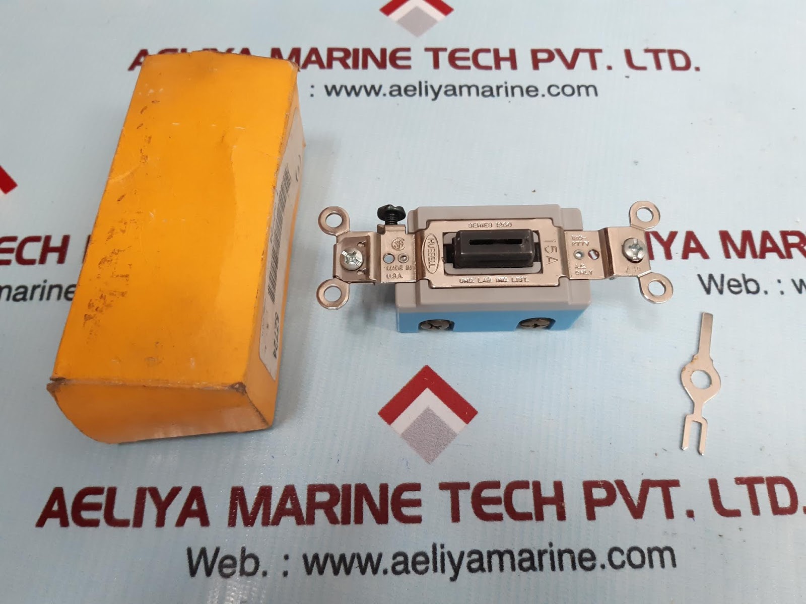 HUBBELL SERIES 1200 15A RED TOGGLE SWITCH