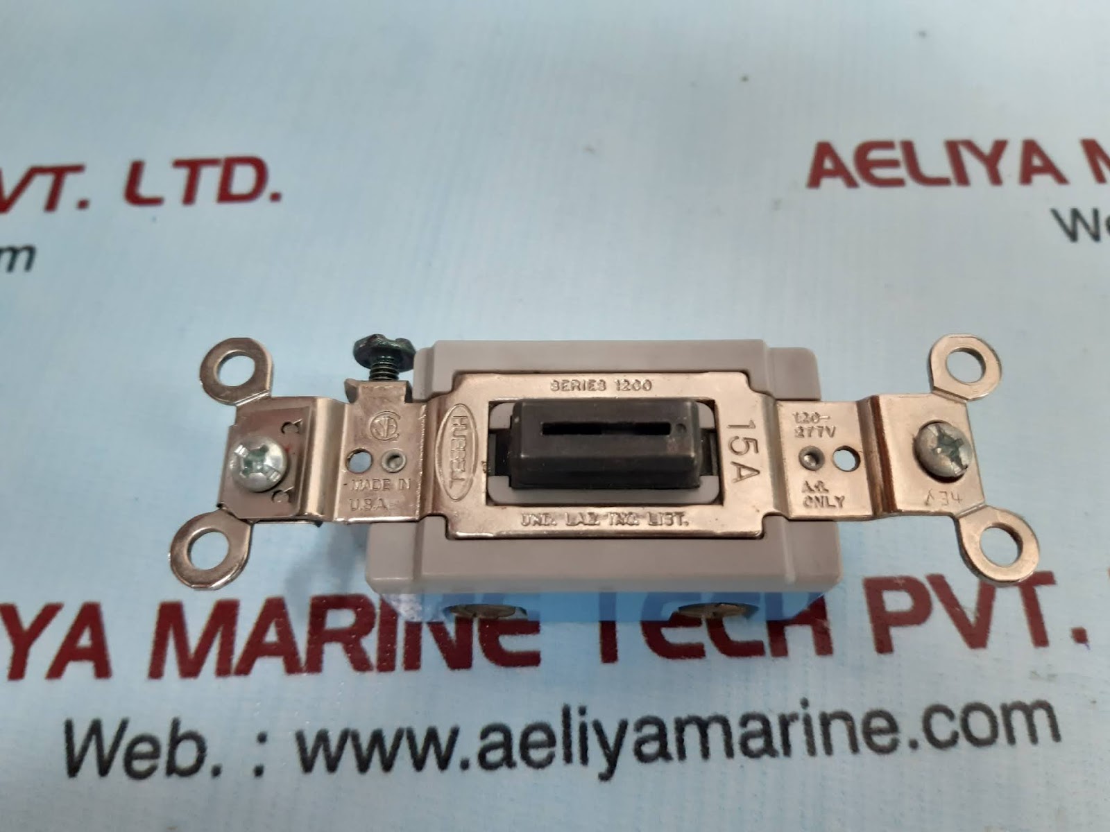 HUBBELL SERIES 1200 15A RED TOGGLE SWITCH - Image 2