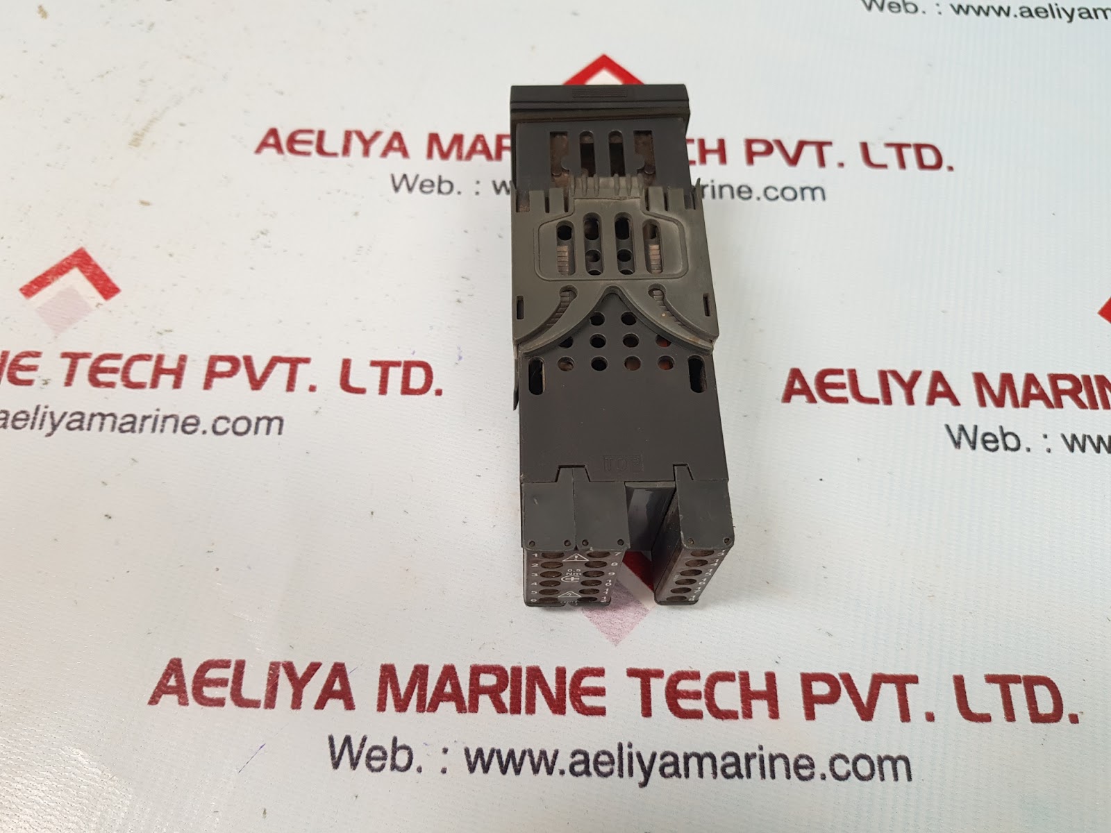 ASCON M1-3000-0000 DIN CONTROLLER/INDICATOR WITH DEVIATION DISPLAY - Image 3