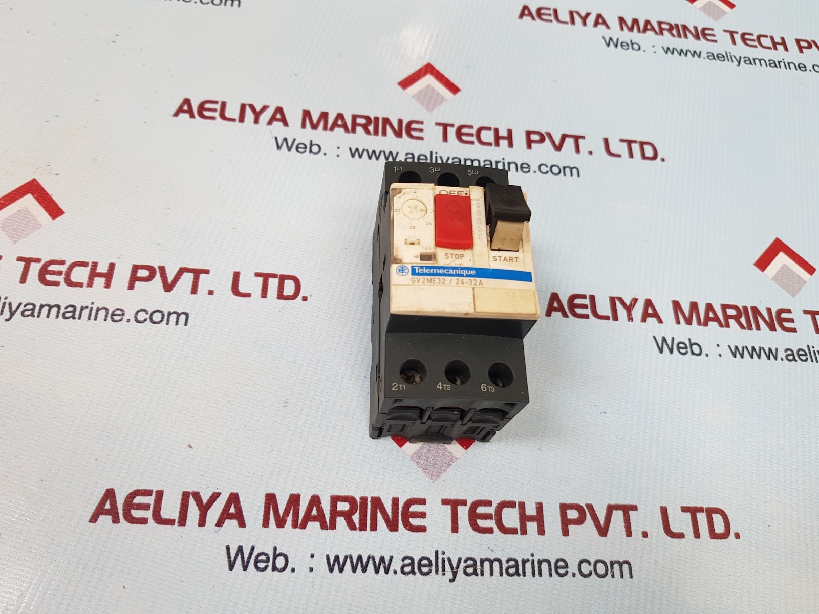 SCHNEIDER ELECTRIC / TELEMECANIQUE GV2ME32/24-32A THERMAL MAGNETIC CIRCUIT BREAKER