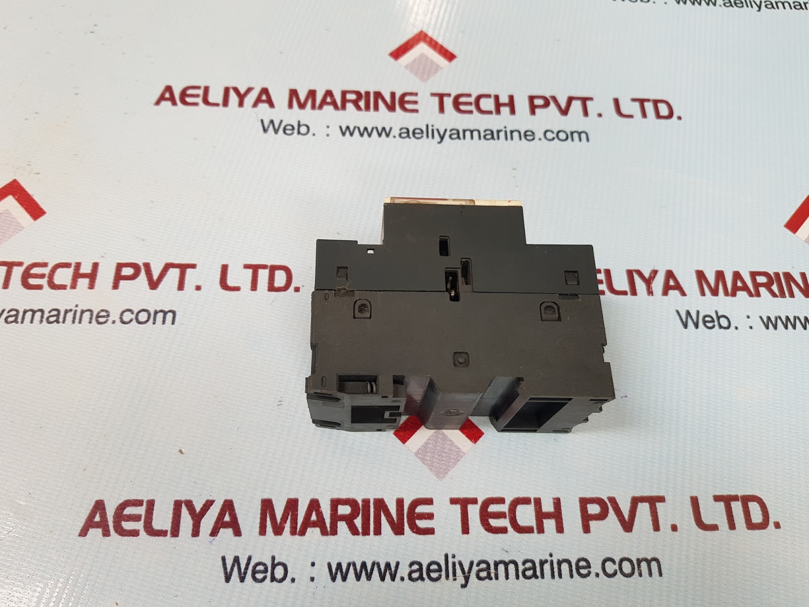 SCHNEIDER ELECTRIC / TELEMECANIQUE GV2ME32/24-32A THERMAL MAGNETIC CIRCUIT BREAKER - Image 3