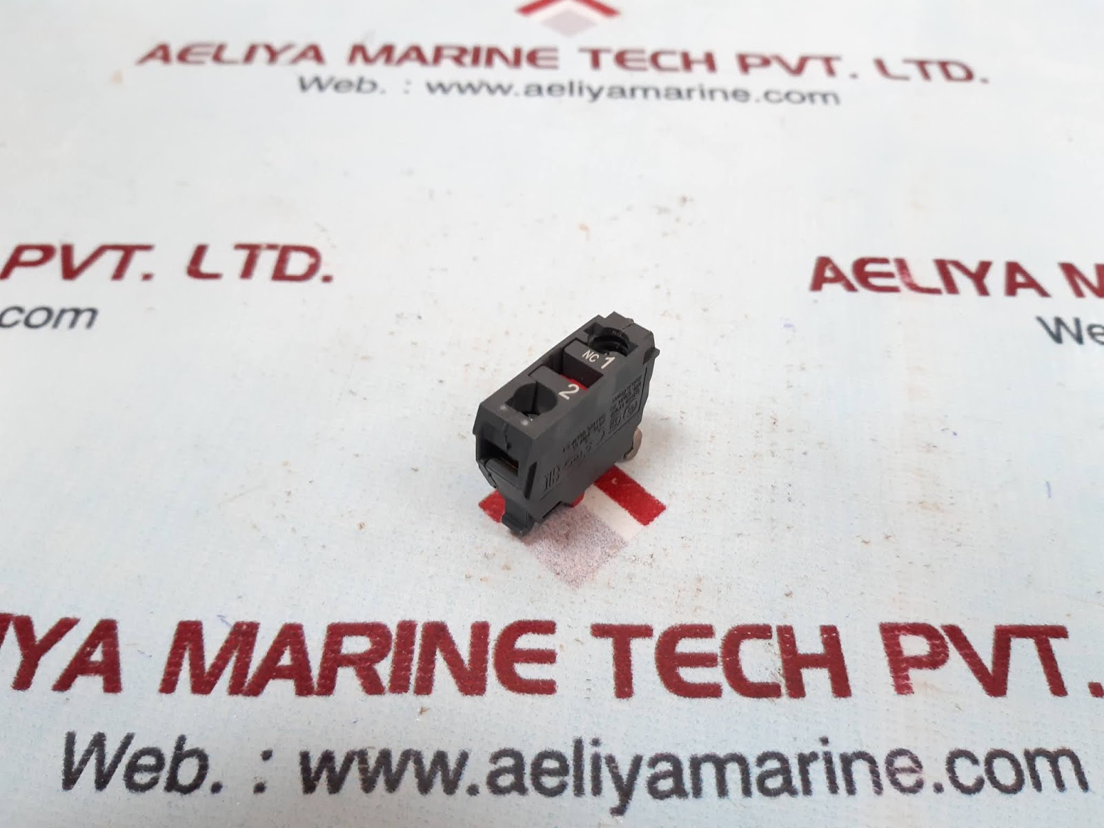 TELEMECANIQUE / SCHNEIDER ZBE-102 CONTACT BLOCK - Image 3