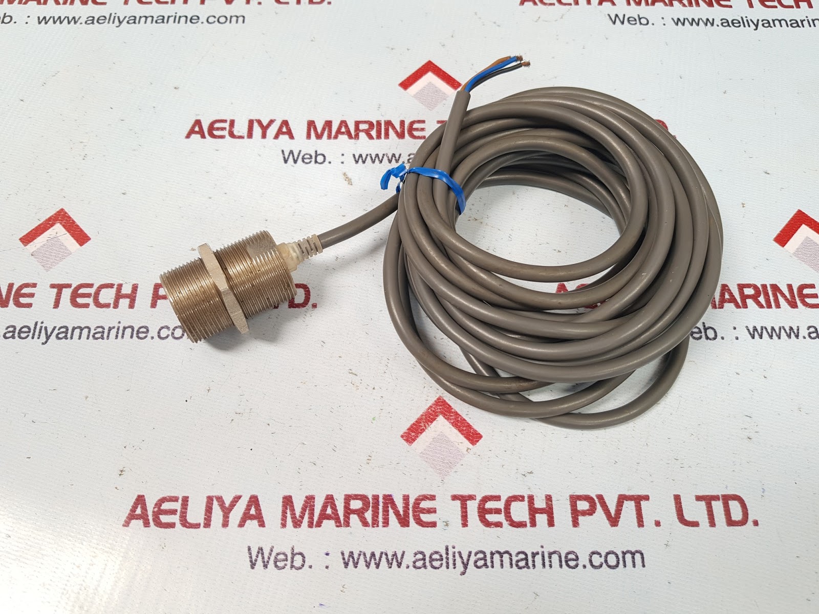 OMRON E2E-X10E2 PROXIMITY SENSOR