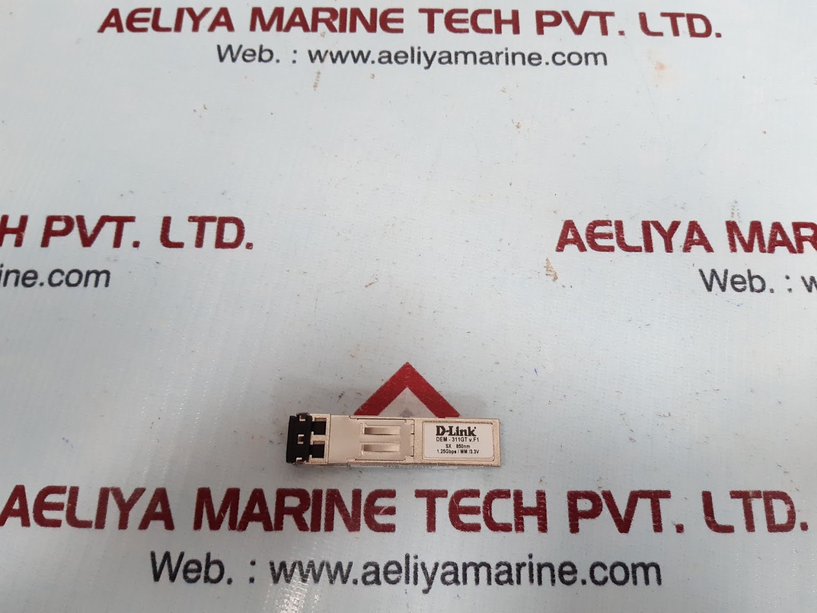 D-LINK DEM-311GT MULTI MODE FIBER TRANSCEIVER - Image 2