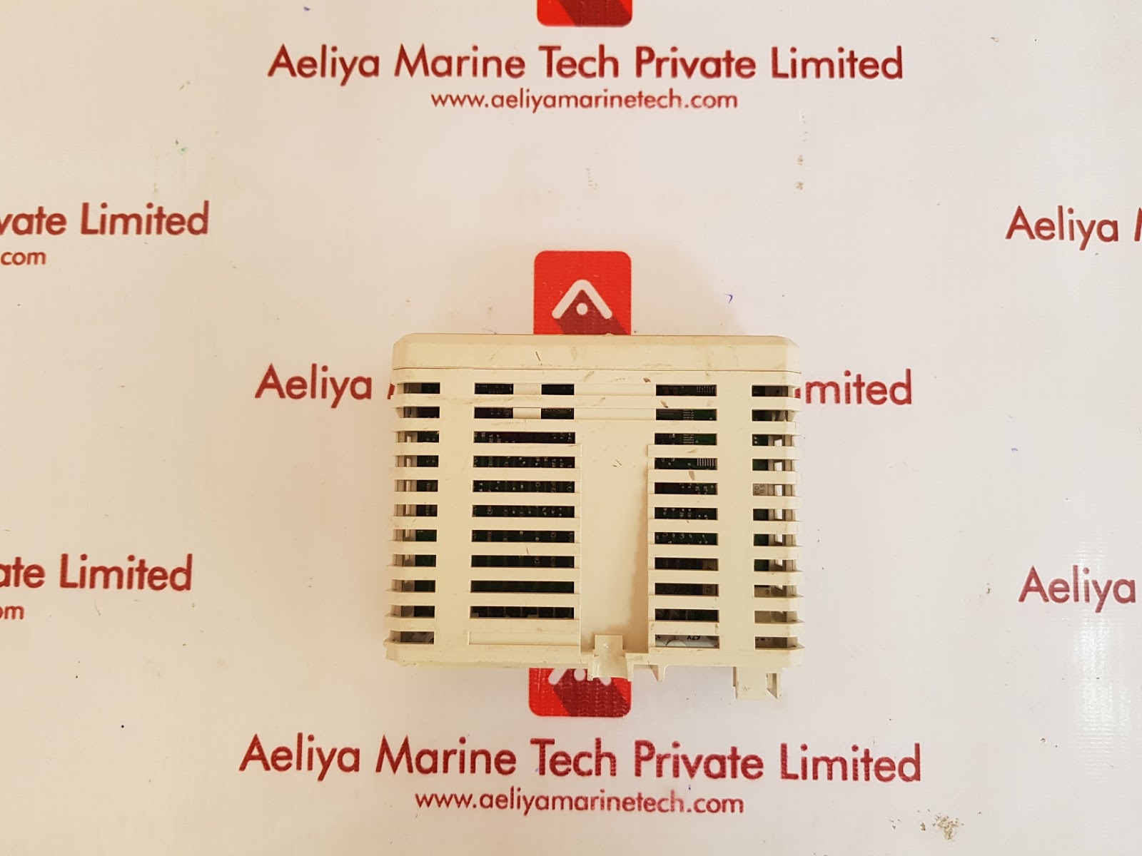 ABB DI810 DIGITAL INPUT MODULE 3BSE008508R1 - Image 2