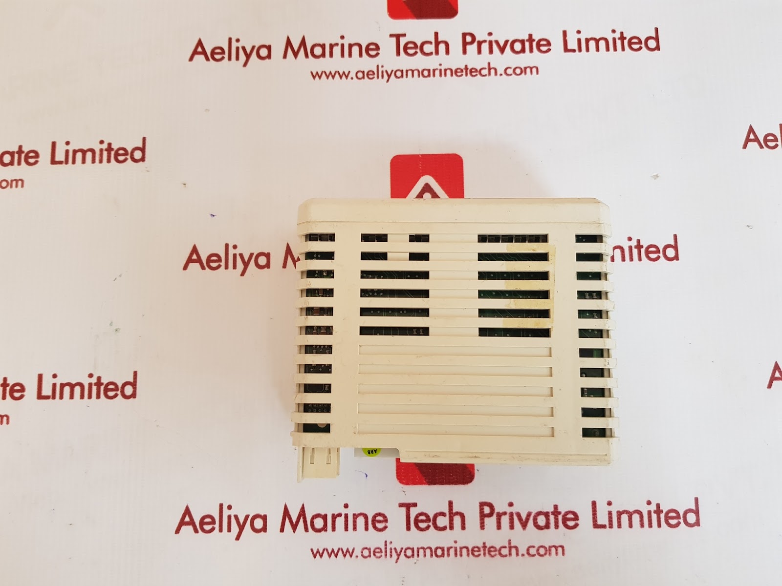 DIGITAL OUTPUT MODULE DO810 3BSE008510R1 - Image 3