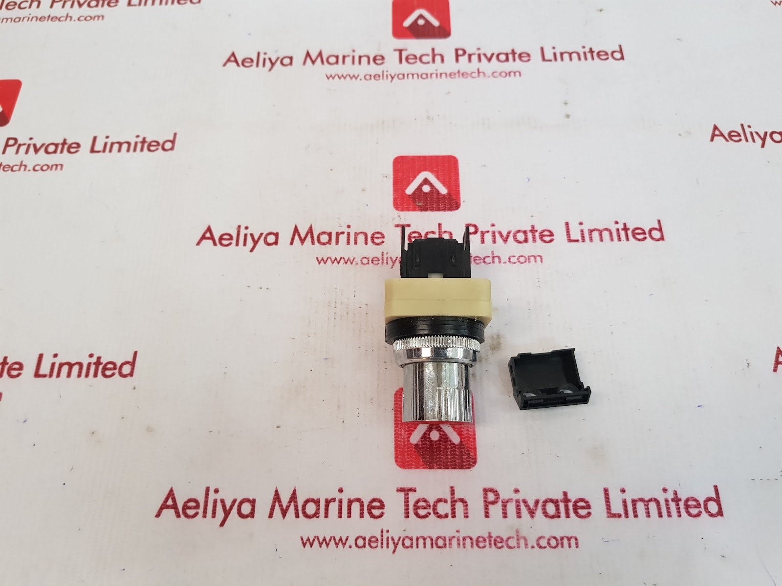 FUJI ELECTRIC AH30-S6 COMMAND SWITCH - Image 2