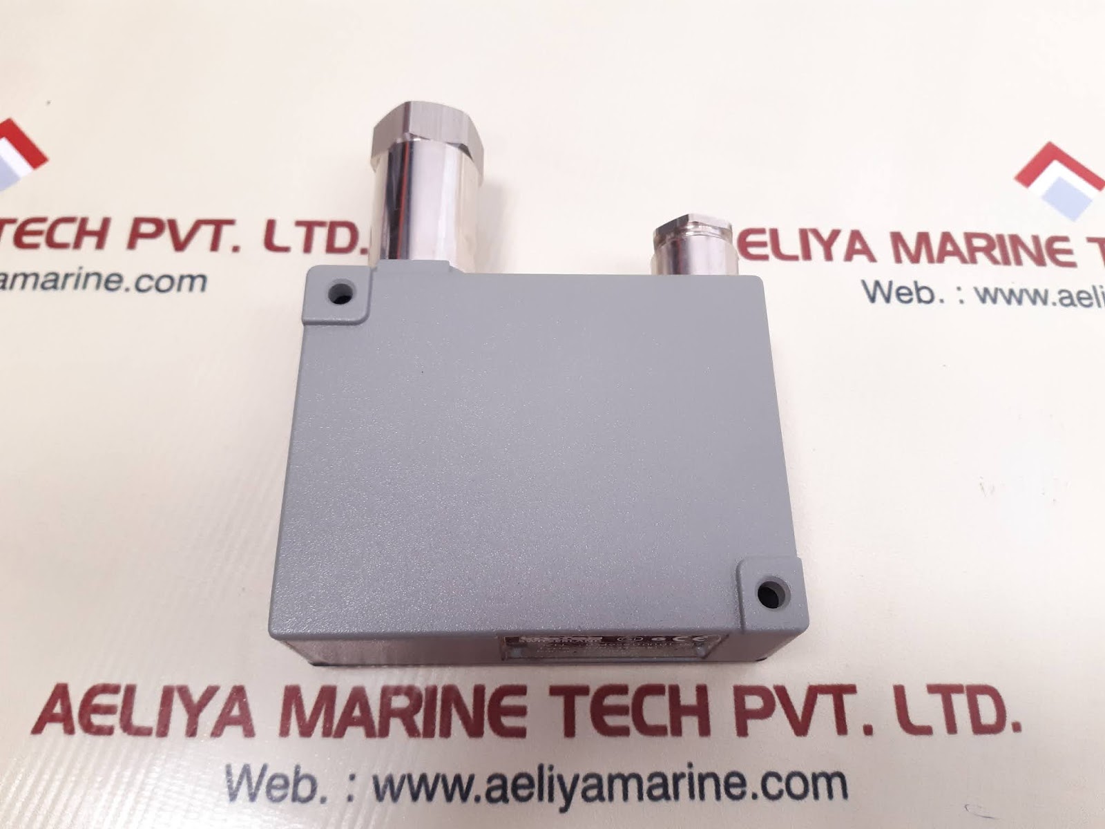 TRAFAG 8202.34.2210 PRESSURE TRANSMITTER - Image 2