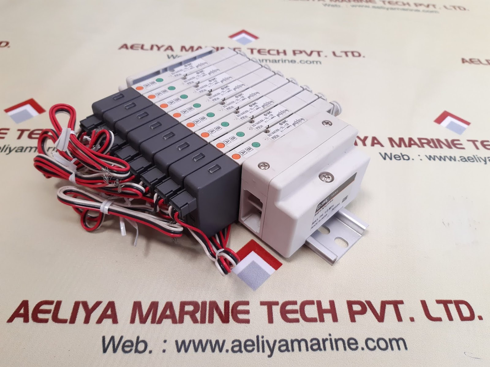 SMC SQ1440KN-5L-C6 PNEUMATIC SOLENOID VALVE - Image 2