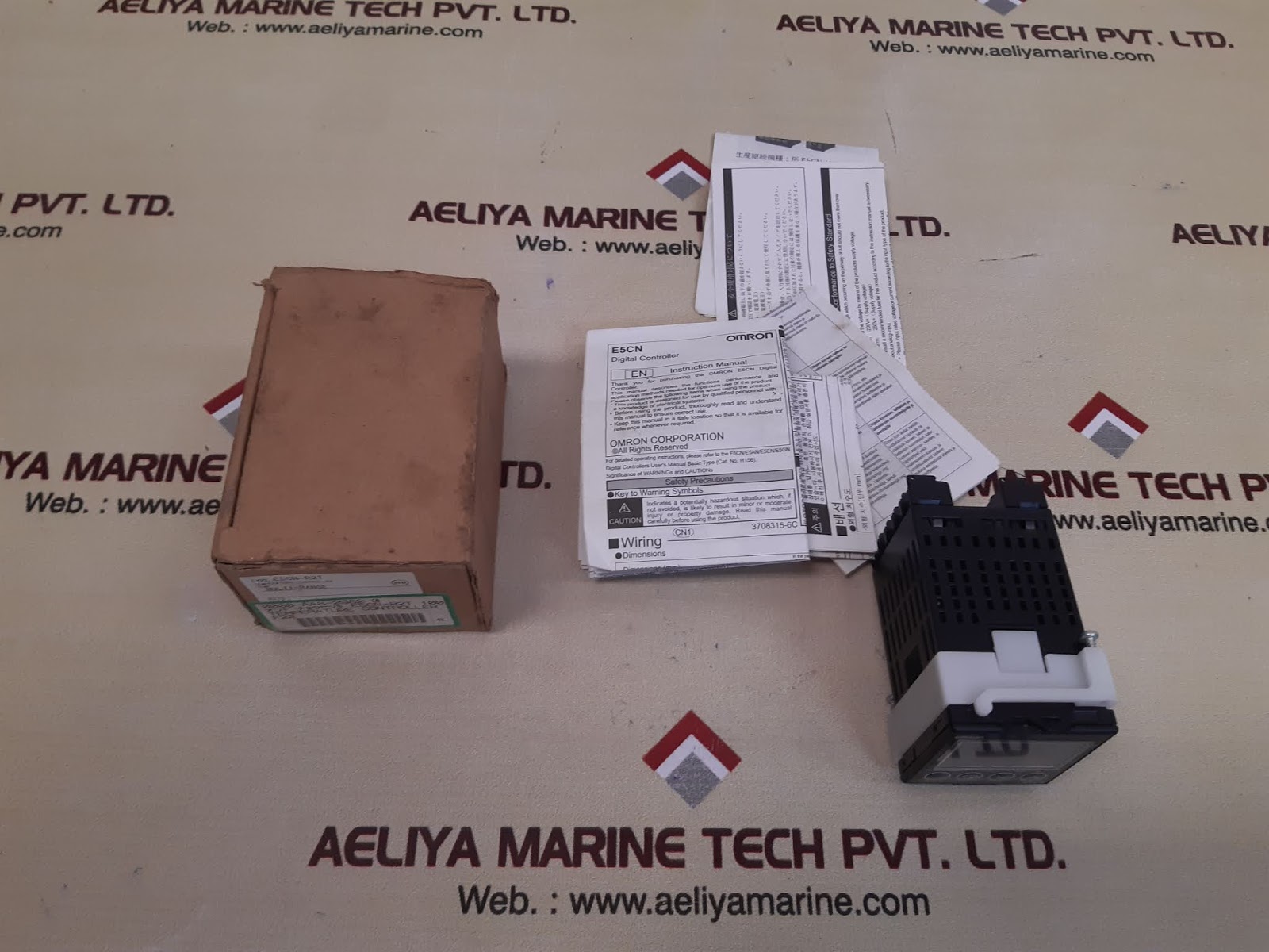 OMRON E5CN-R2T DIGITAL TEMPERATURE CONTROLLER