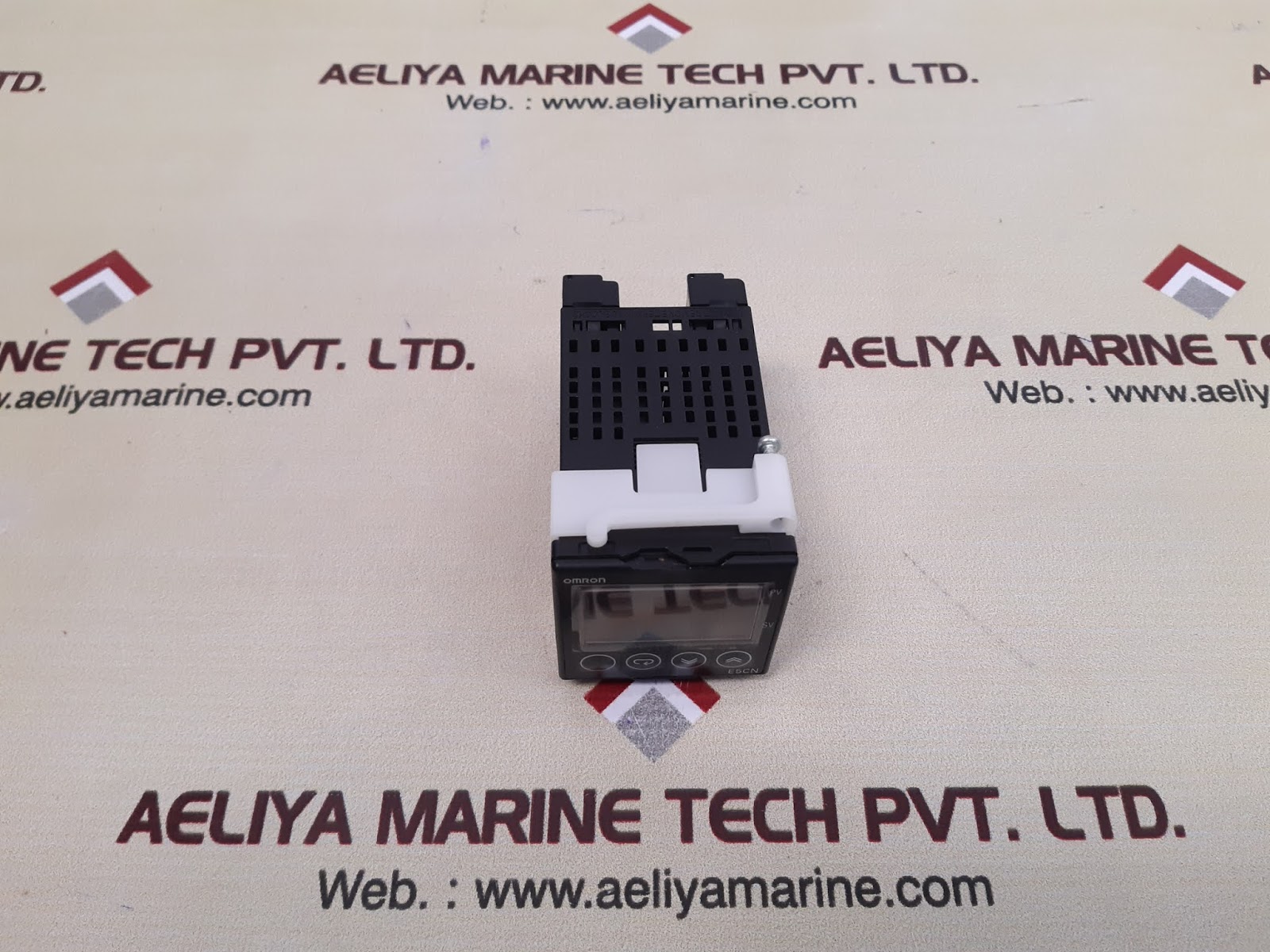 OMRON E5CN-R2T DIGITAL TEMPERATURE CONTROLLER - Image 2