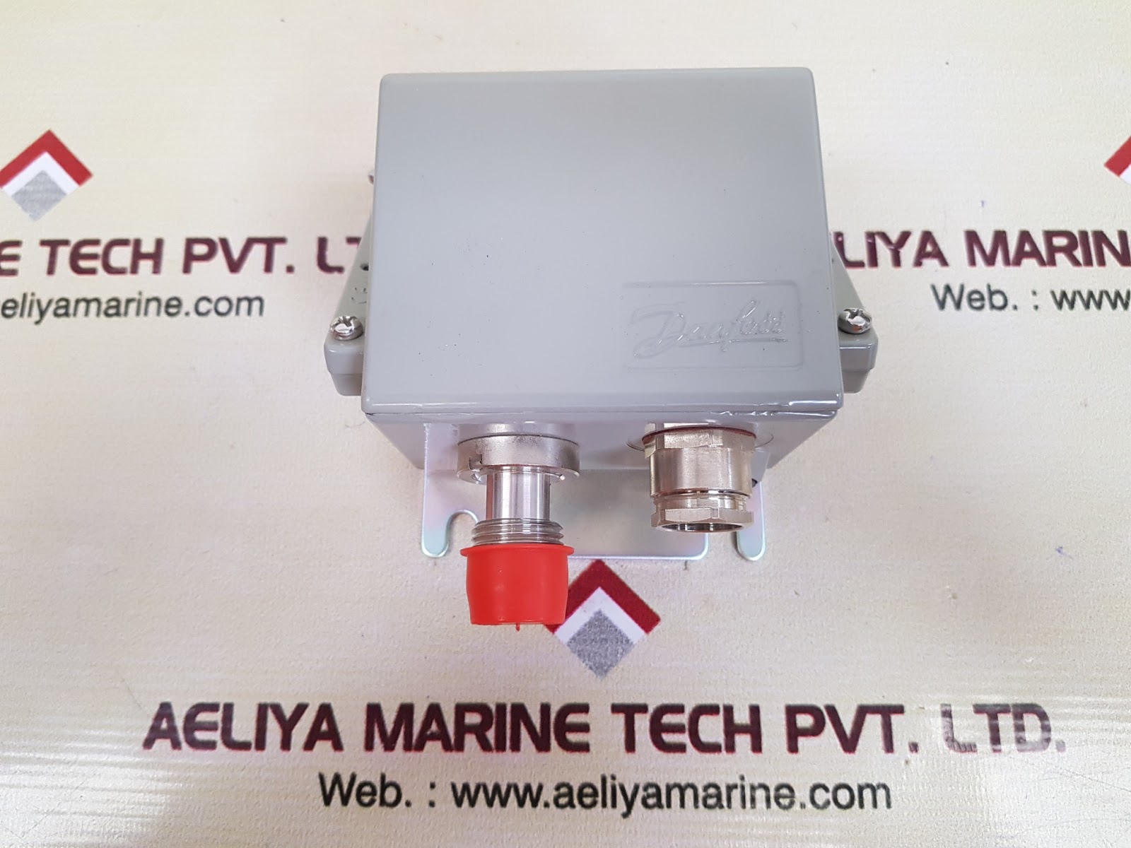 DANFOSS EMP 2 PRESSURE TRANSMITTER 084G2136 - Image 2