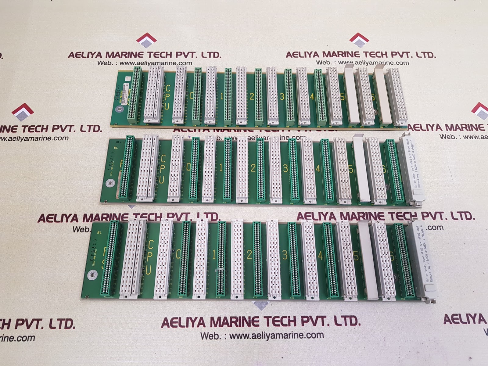 SIEMENS 6ES5 700-2LA11 SLOT RACK