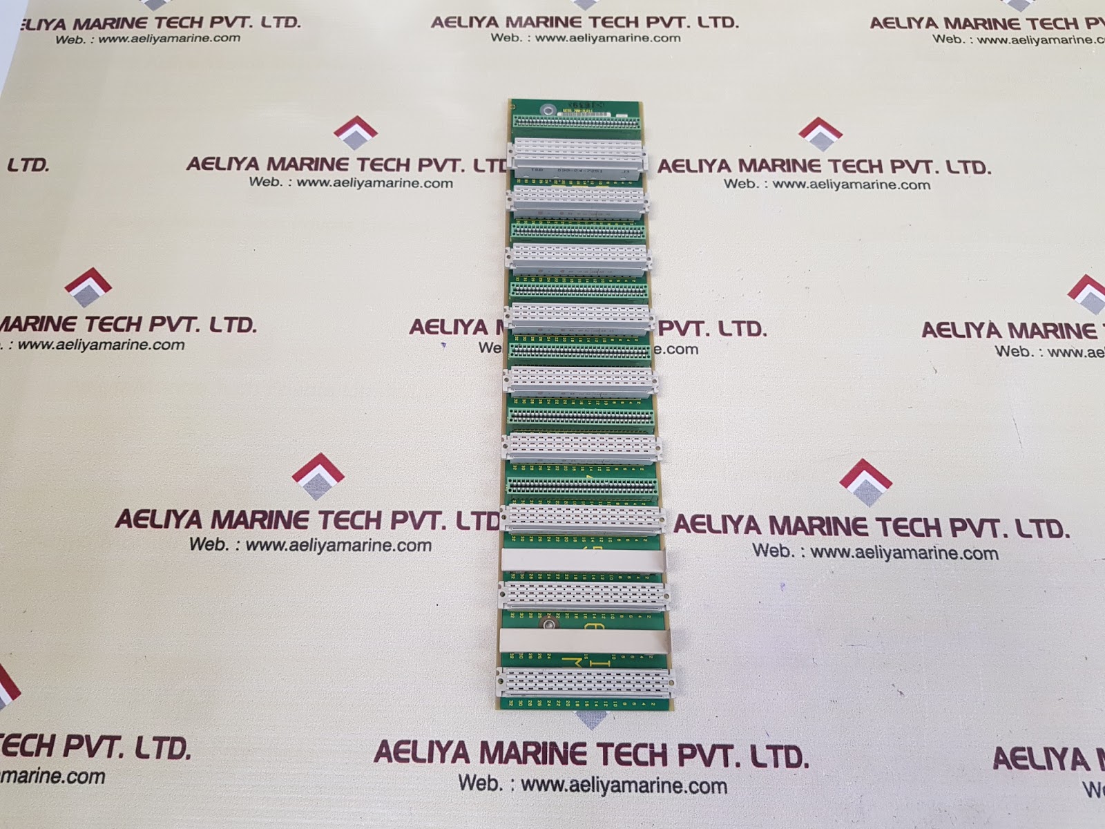 SIEMENS 6ES5 700-2LA11 SLOT RACK - Image 3