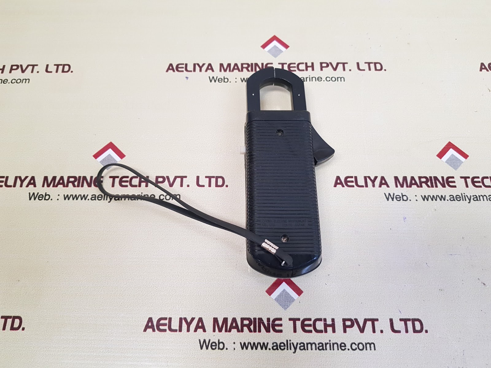 SANWA CAM-310 ANALOG POINTER CLAMP METER - Image 3