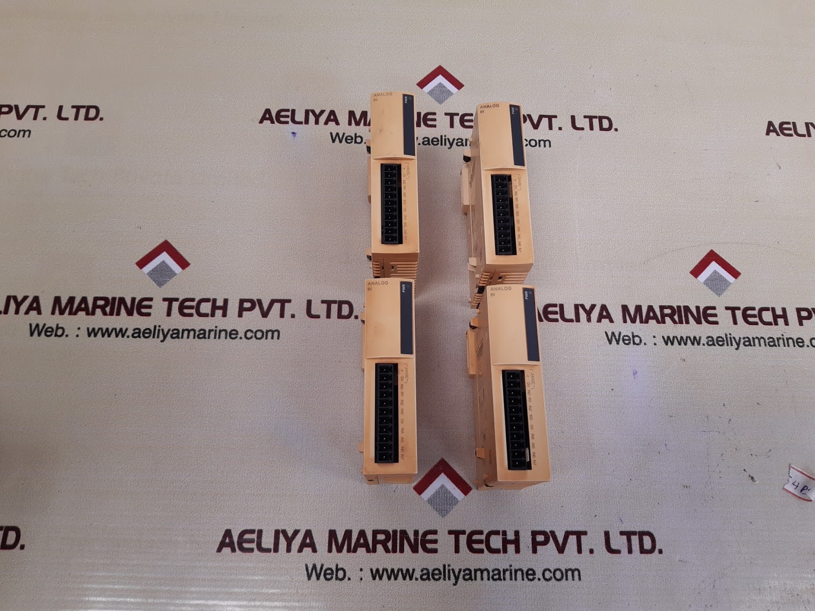 SCHNEIDER TELEMECANIQUE ELECTRIC TWIDO TWDAMI8HT ANALOG I/O MODULE