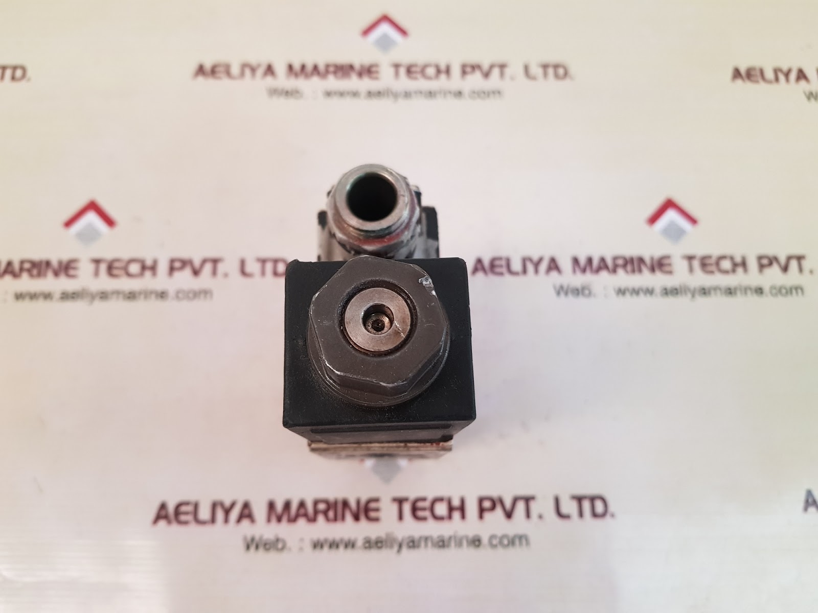 Uchida-rexroth 4weh22hd70/0f6aw110-00 directional control valve - Image 5