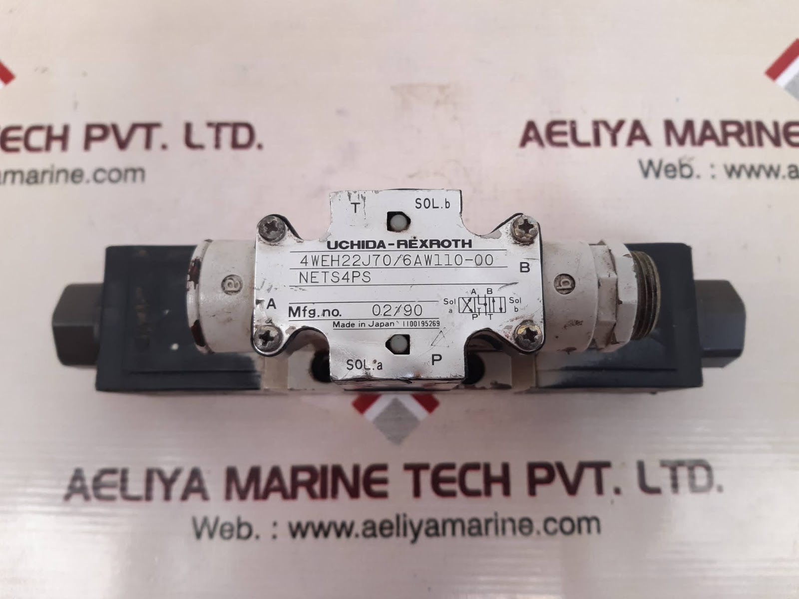 Uchida-rexroth 4weh22j70/6aw110-00 control valve - Image 2