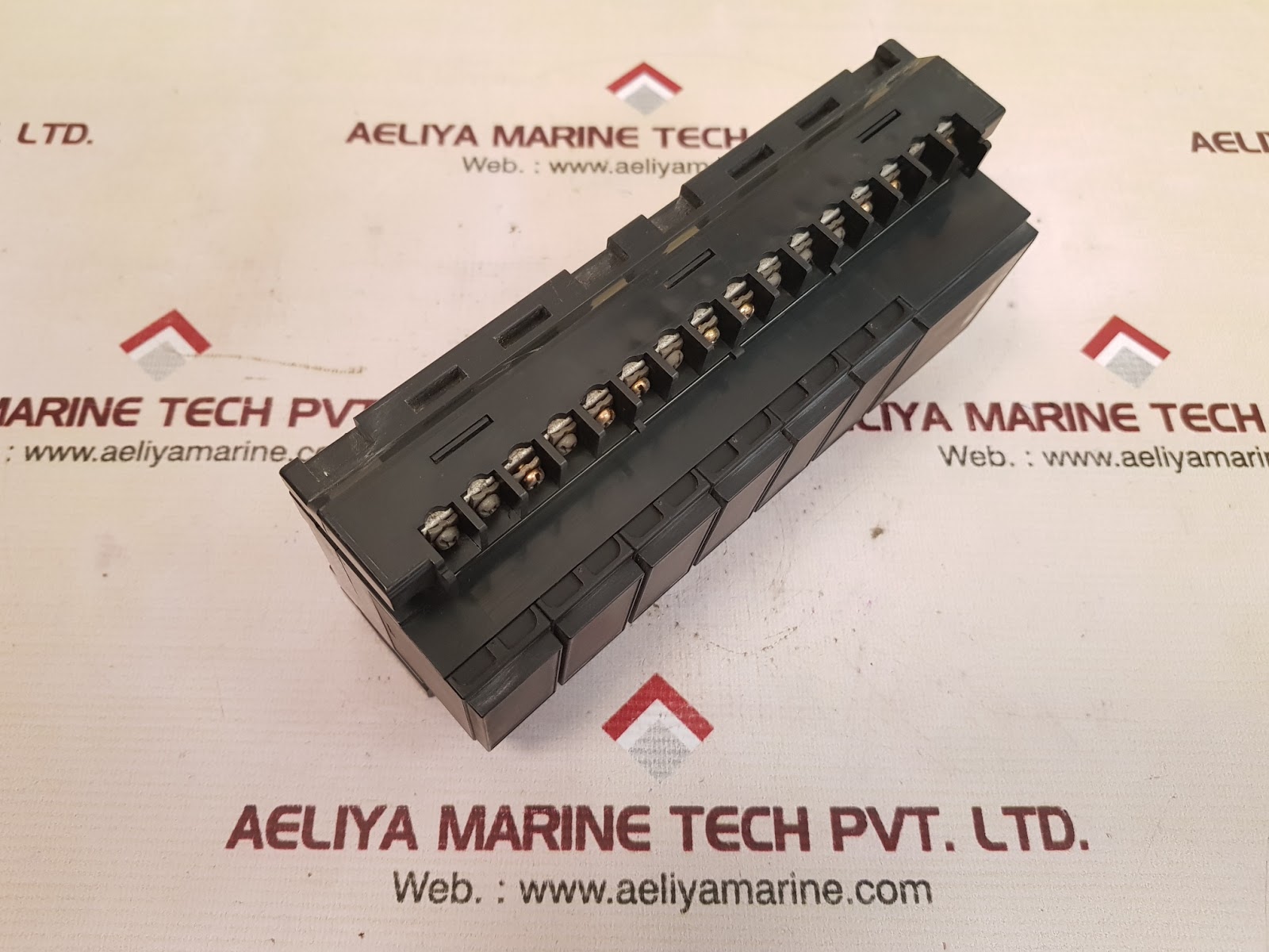 Omron 61F-g4N D Floatless Level Switch 110V-220V - Image 2