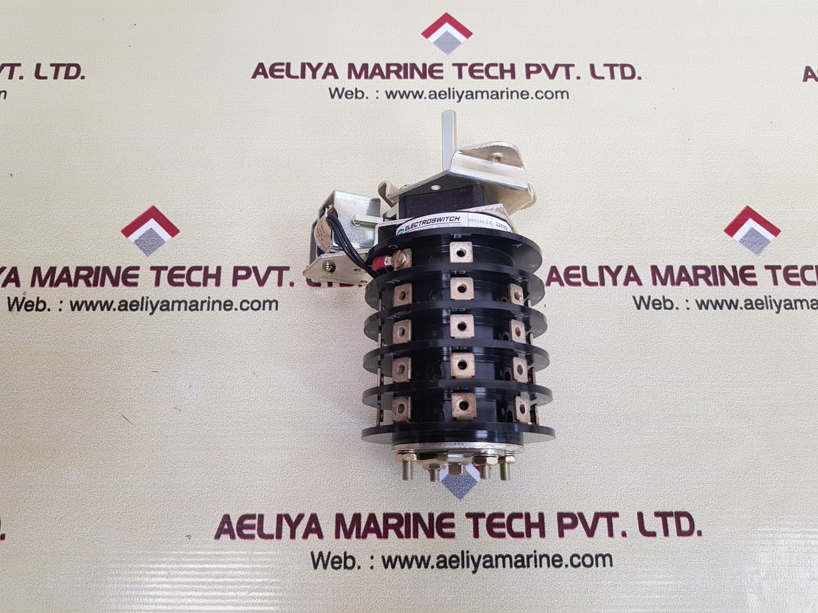 Electroswitch 7804d rotary switch lock out relay - Image 3