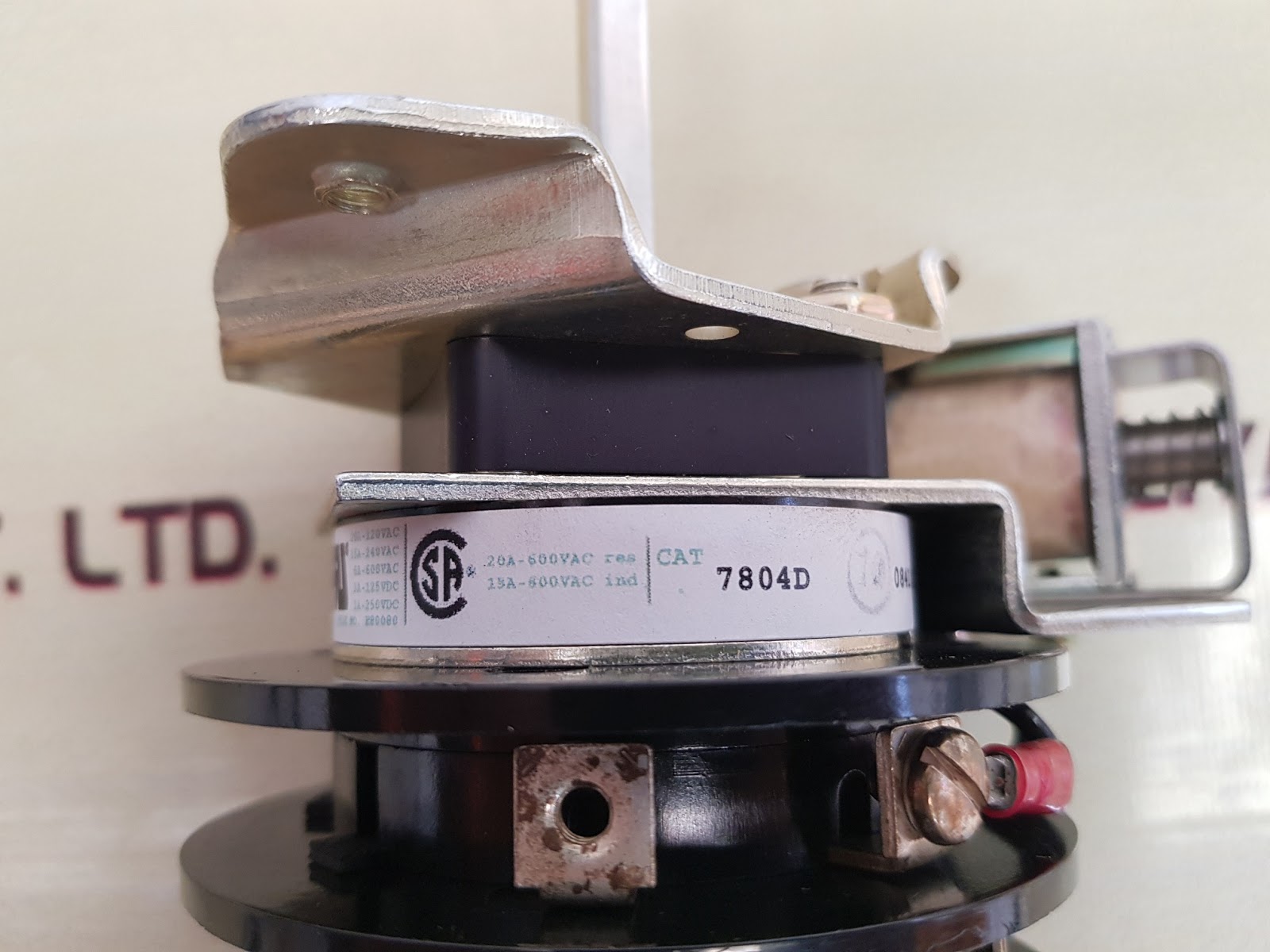 Electroswitch 7804d rotary switch lock out relay - Image 7