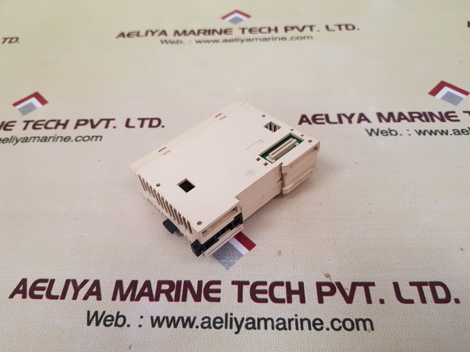 Schneider modicon tm2amm6ht analog i/o module - Image 2