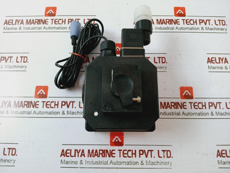 Burkert Syst 8205 Pressure Gauge 30v - Image 4