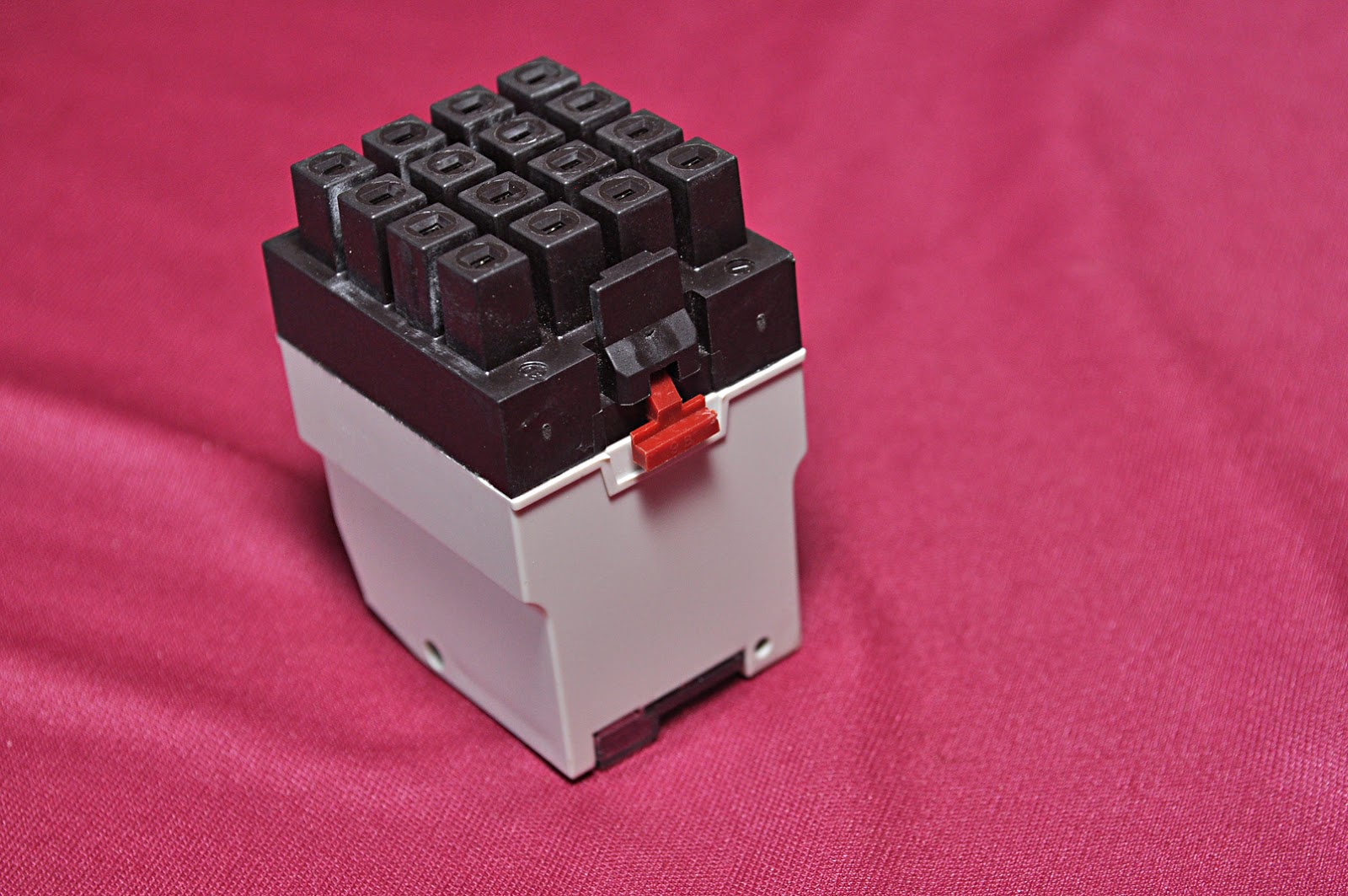 Telemecanique Rhn416De Relay 48V 60Hz - Image 8