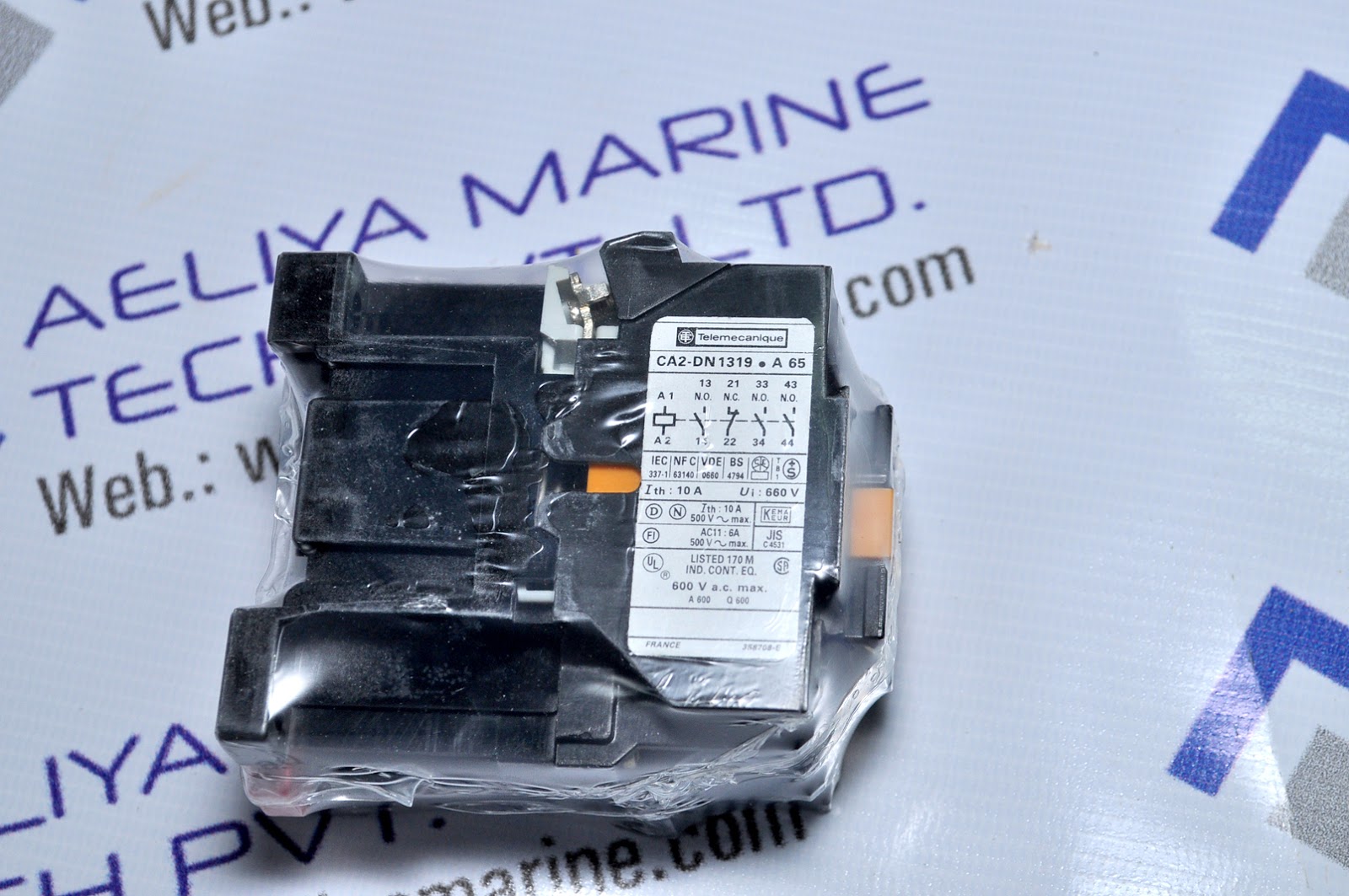 Telemecanique Ca2-dn1319. A65 Relay - Image 3