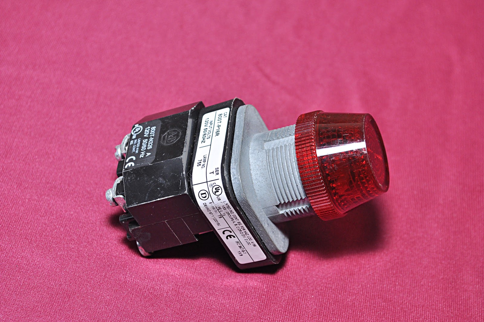 ALLEN-BRADLEY 800T-P16R SERIES N RED PILOT LIGHT - Image 3