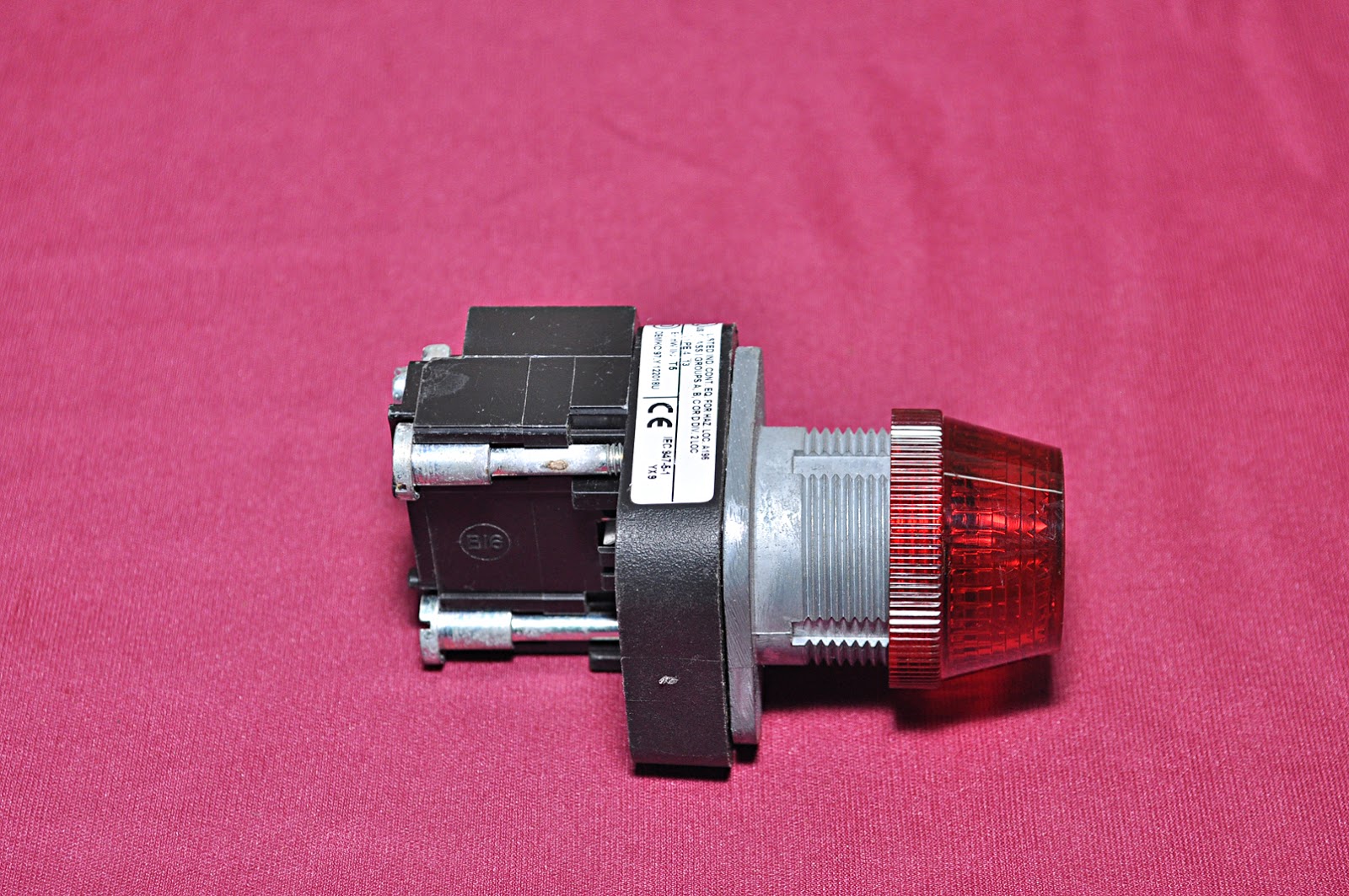 ALLEN-BRADLEY 800T-P16R SERIES N RED PILOT LIGHT - Image 4